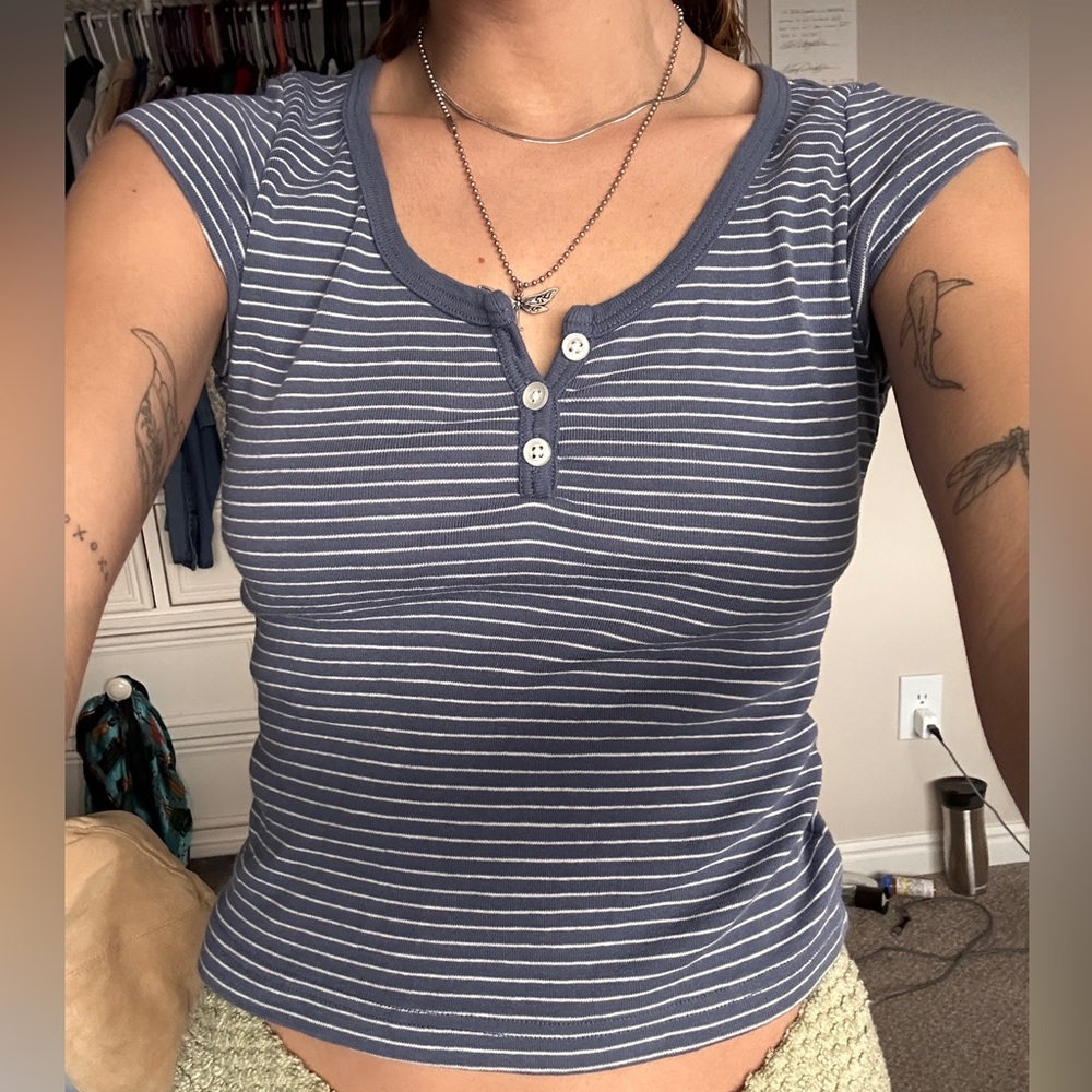 zelly top from brandy melville!